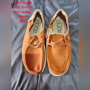 Hey Dudes Size 10